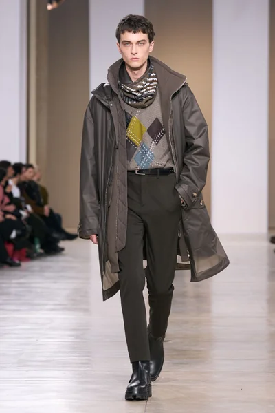 Look 9